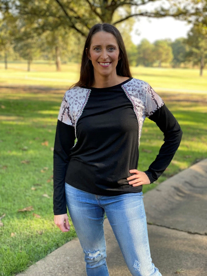 EPretty TOPS Mixed Print Black Tee