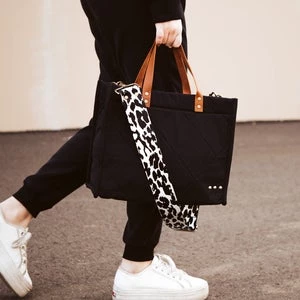 Pretty Simple ACCESSORIES Black Quilted Crossbody Tote