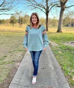 Easel Teal Multi-Color Top