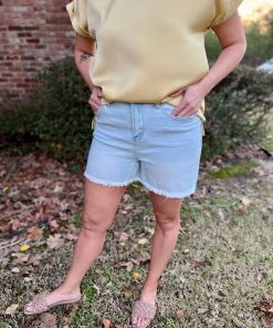 BOTTOMS Judy Blue Light Wash Shorts