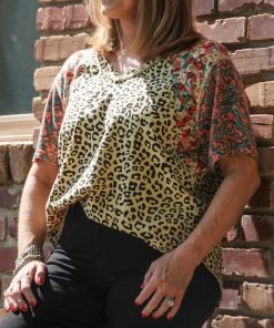 GiGiO Mixed Media Animal Print Top